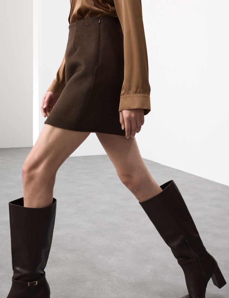 Minisukně áčkového střihu, ze směsi vlny