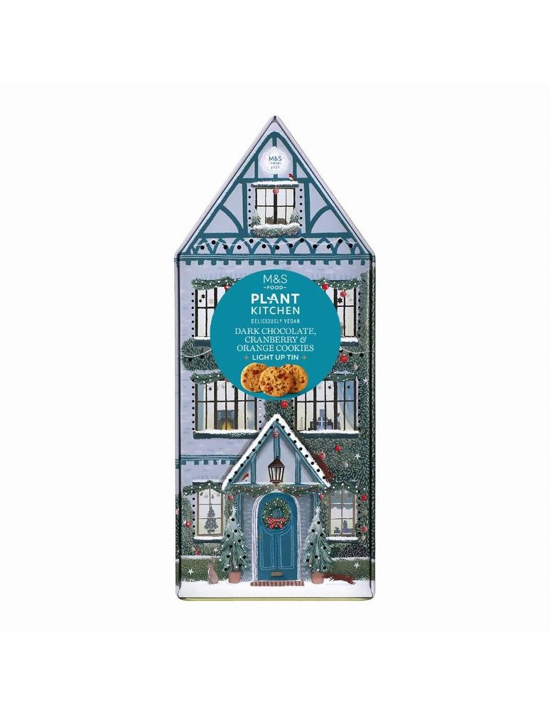 8 sušenek s ovesnými vločkami, sušenými slazenými brusinkami, kousky hořké čokolády a kandovanou pomerančovou kůrou