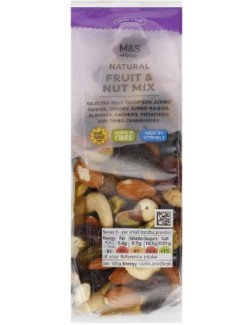 Směs modrých rozinek odrůdy Thompson jumbo, zlatých rozinek jumbo, nepražených a nesolených jader mandlí a kešú ořechů, brusinek