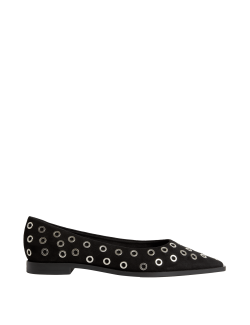 Špičaté boty se cvočky