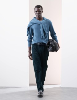 Texturované Chino kalhoty klasického střihu se sklady