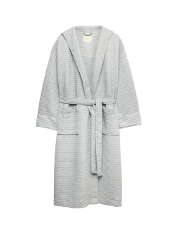 Prošívaný dlouhý župan s kapucí