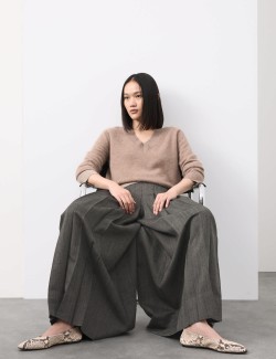 Wool Rich V-Neck Jumper with Cashmere