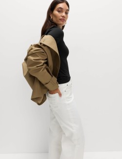 Top s dlouhými rukávy těsného střihu