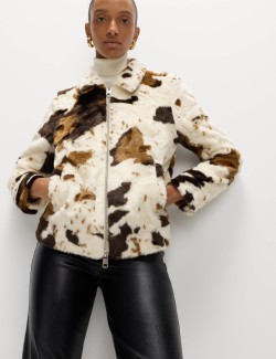 Kamioňácká bunda s umělou kožešinou a potiskem kravské kůže