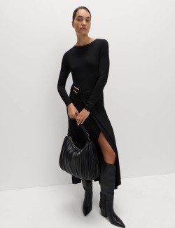 Midi šaty se zvýrazněným pasem a lodičkovým výstřihem