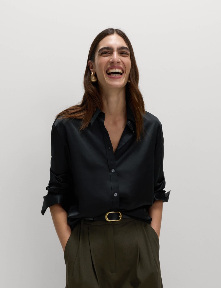 Saténová propínací košile s límečkem