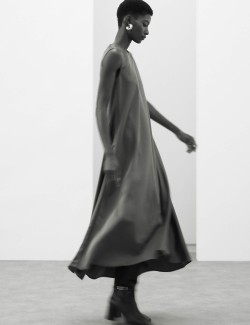 Midaxi šaty sloupového střihu s kulatým výstřihem, s vysokým podílem lyocelu