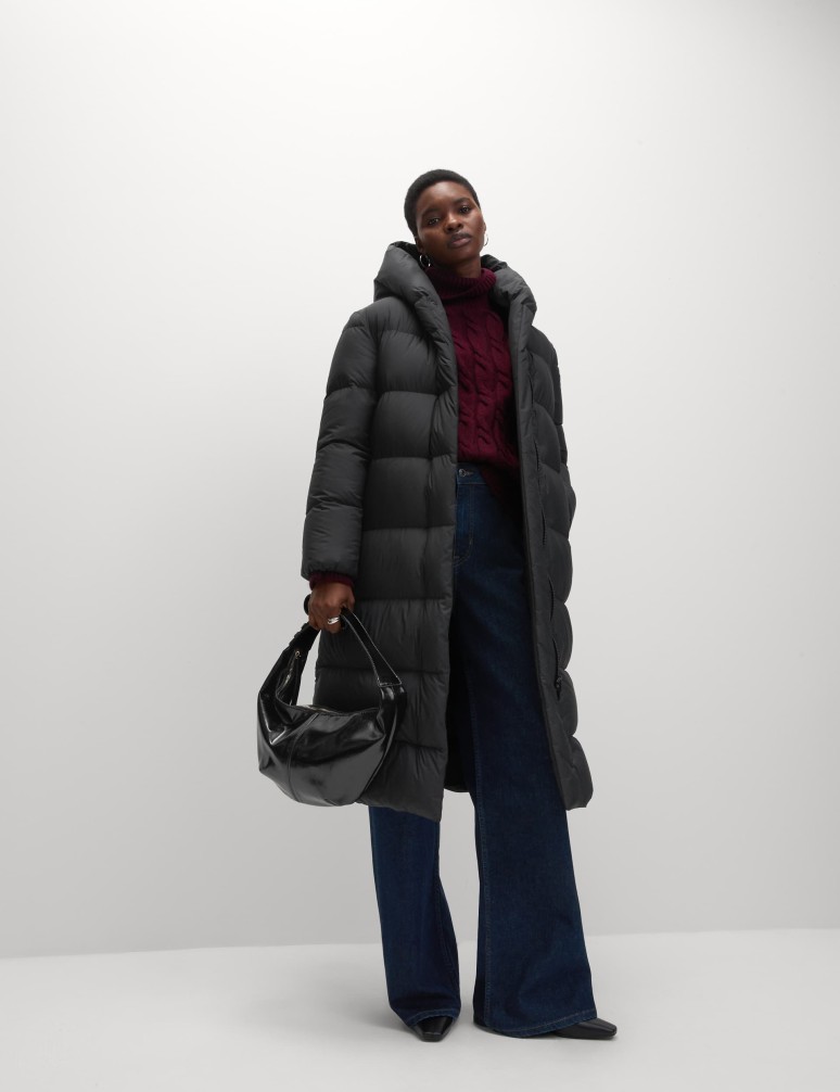 Dlouhý kabát s peřím a prachovým peřím