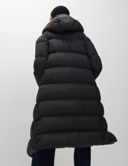 Dlouhý kabát s peřím a prachovým peřím