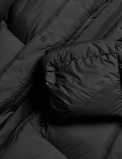 Dlouhý kabát s peřím a prachovým peřím