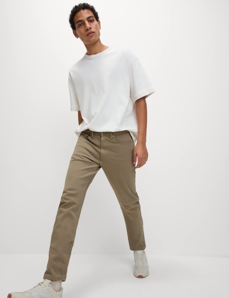 Strečové džíny úzkého střihu s 360 pružností