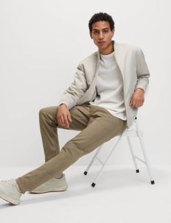 Strečové džíny úzkého střihu s 360 pružností