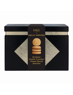 Máslové sušenky s extra vyzrálým čedarem a černým pepřem a máslové sušenky s extra vyzrálým čedarem a chutney z karamelizované č