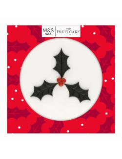 Ovocný máslový dort se sušenými plody vinné révy, glazovanými třešněmi, marcipánovou a měkkou cukrovou polevou a ozdobou z měkké