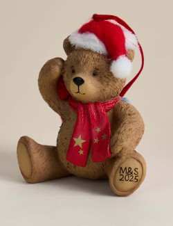 Pryskyřičná závěsná dekorace Spencer Bear™