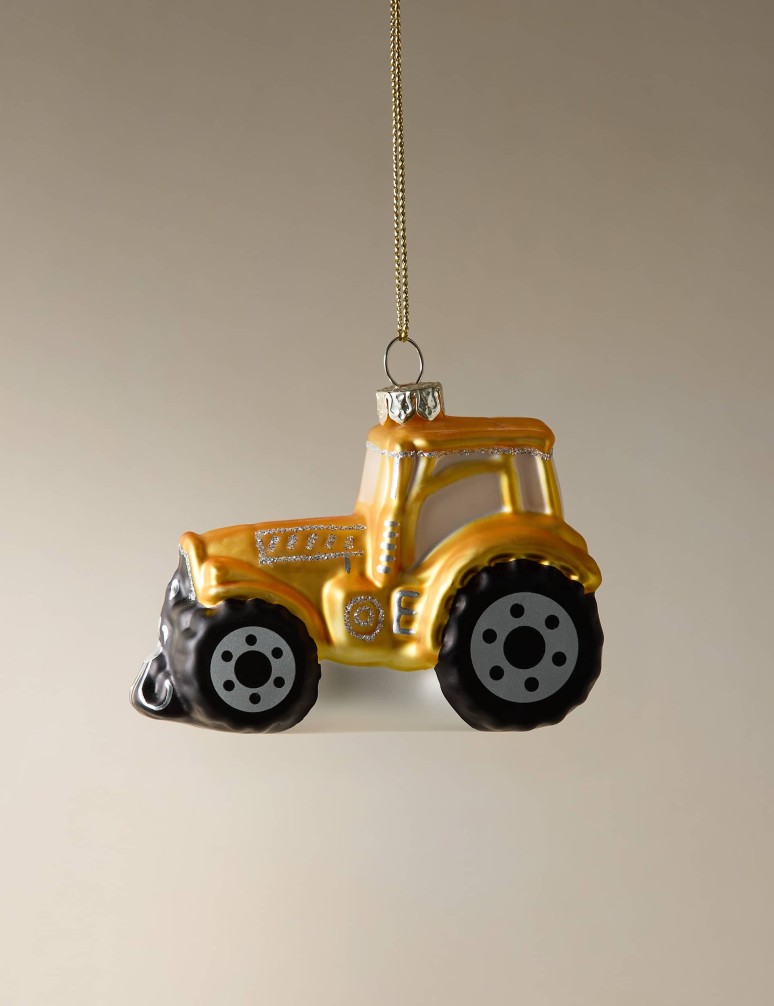 Závěsná dekorace ve tvaru skleněného traktoru