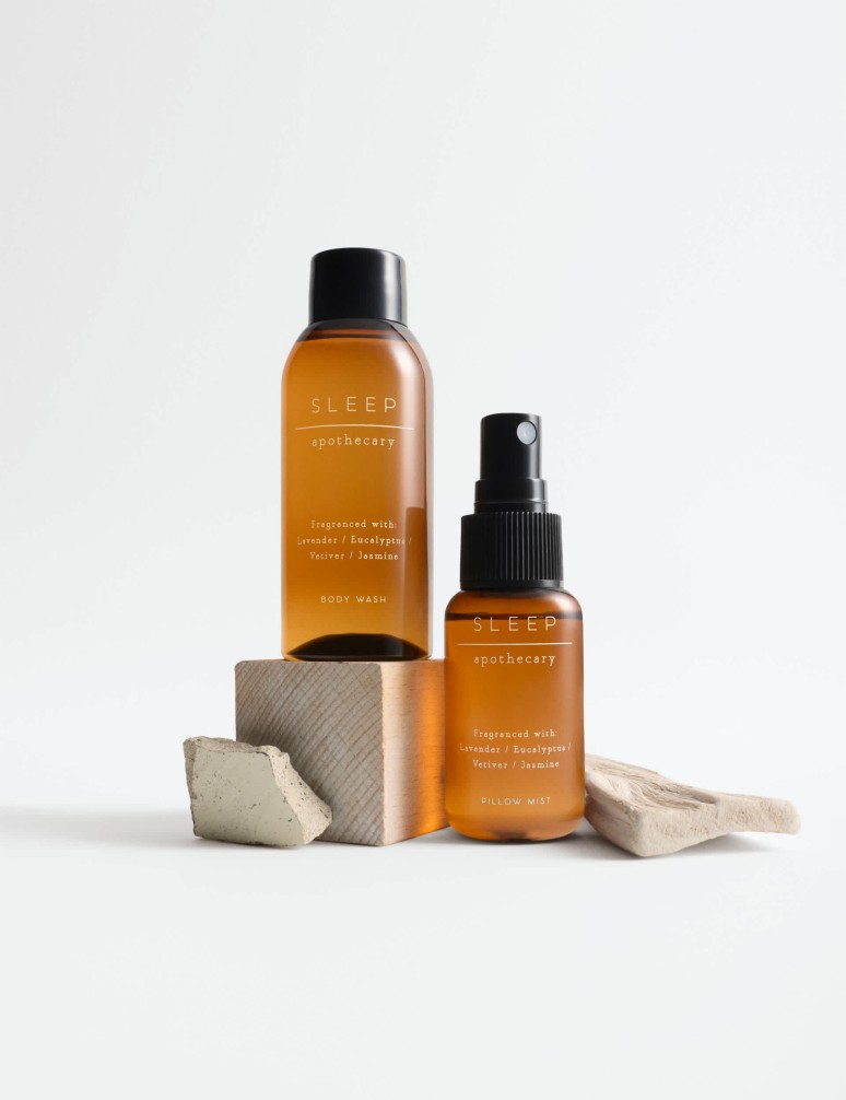 Sprej na polštář a sprchový gel Sleep pro klidný spánek z kolekce Apothecary