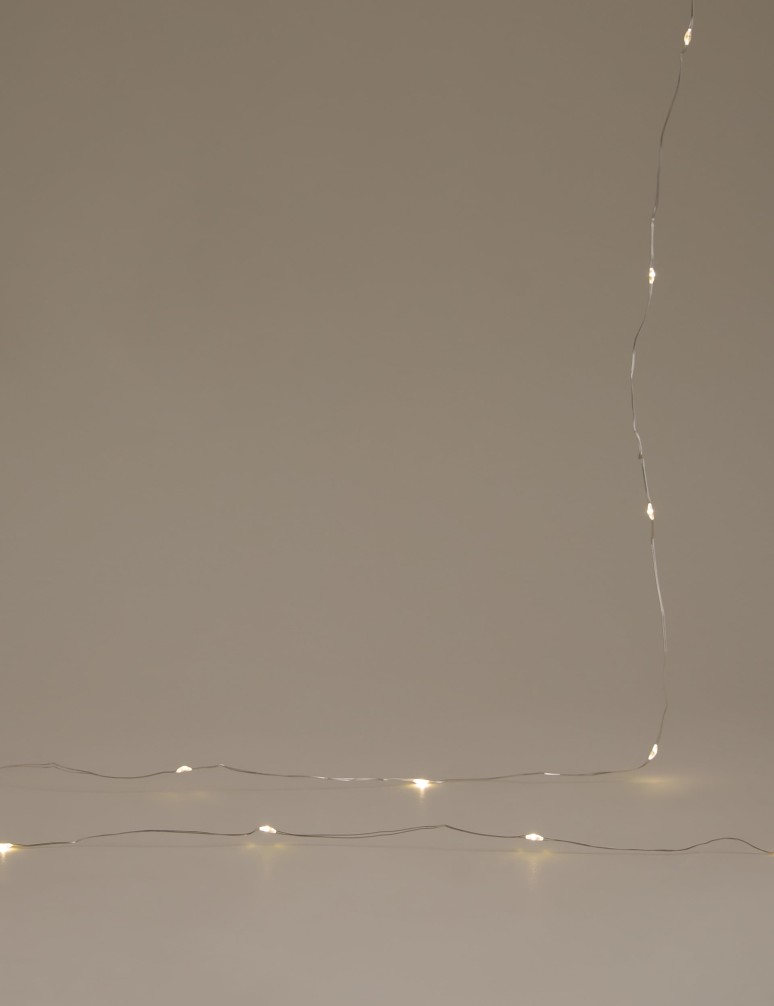 Teplé bílé LED drátěné světlo na baterie