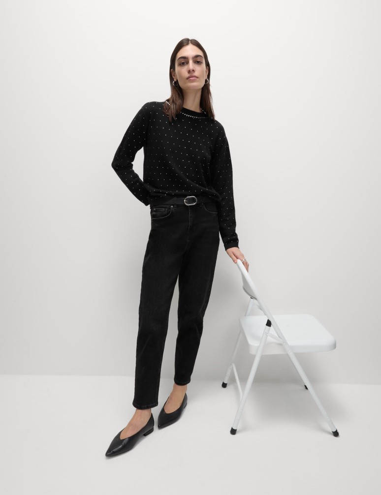 Zdobený hebký svetr s výstřihem ke krku