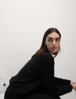 Zdobený hebký svetr s výstřihem ke krku