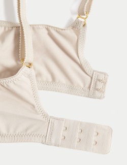 Podprsenka Amelia s krajkou, plný košíček, bez kostic (A–E)