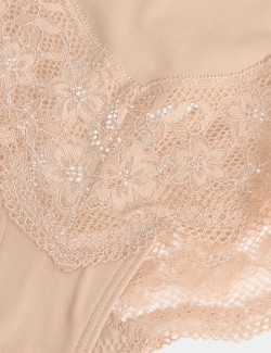 Brazilské kalhotky s krajkovým lemem, 3 ks v balení