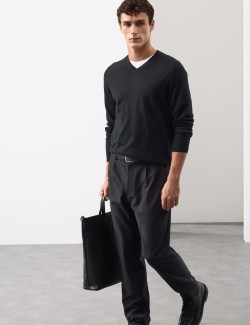 Svetr s výstřihem do V z čisté mimořádně jemné vlny merino