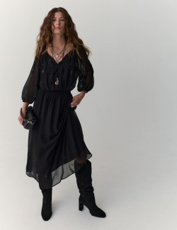 Zdobené midi šaty se zvýrazněným pasem a zavazováním