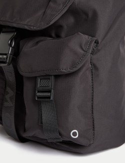 Batoh se stahovací šňůrkou a více kapsami