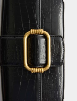 Bagetová taška z umělé kůže s krokodýlím efektem