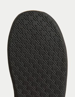 Žakárová nazouvací domácí obuv s technologií Freshfeet™