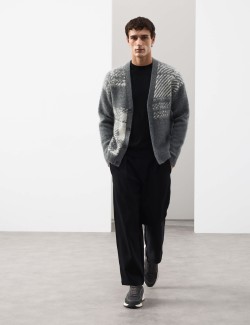 Kostkovaný kardigan s vysokým podílem vlny merino a mohérem