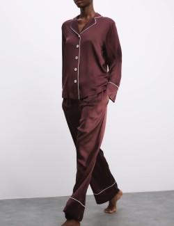 Saténová pyžamová souprava s klopami