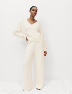 Pohodlný pletený péřový pyžamový top s výstřihem do V