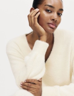 Pohodlný pletený péřový pyžamový top s výstřihem do V