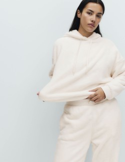 Domácí mikina s kožešinovým flísem a kapucí