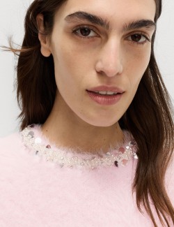 Pletený top s ozdobným kulatým výstřihem