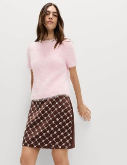 Pletený top s ozdobným kulatým výstřihem