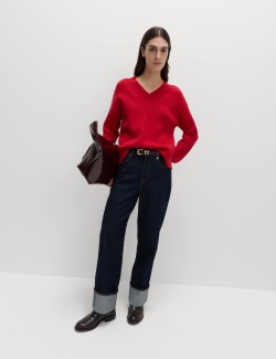 Žebrovaný volný svetr s výstřihem do V