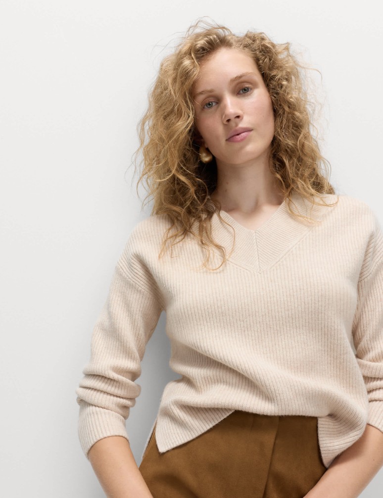 Ribbed V-Neck Relaxed Jumper