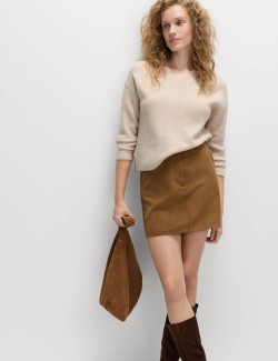 Ribbed V-Neck Relaxed Jumper