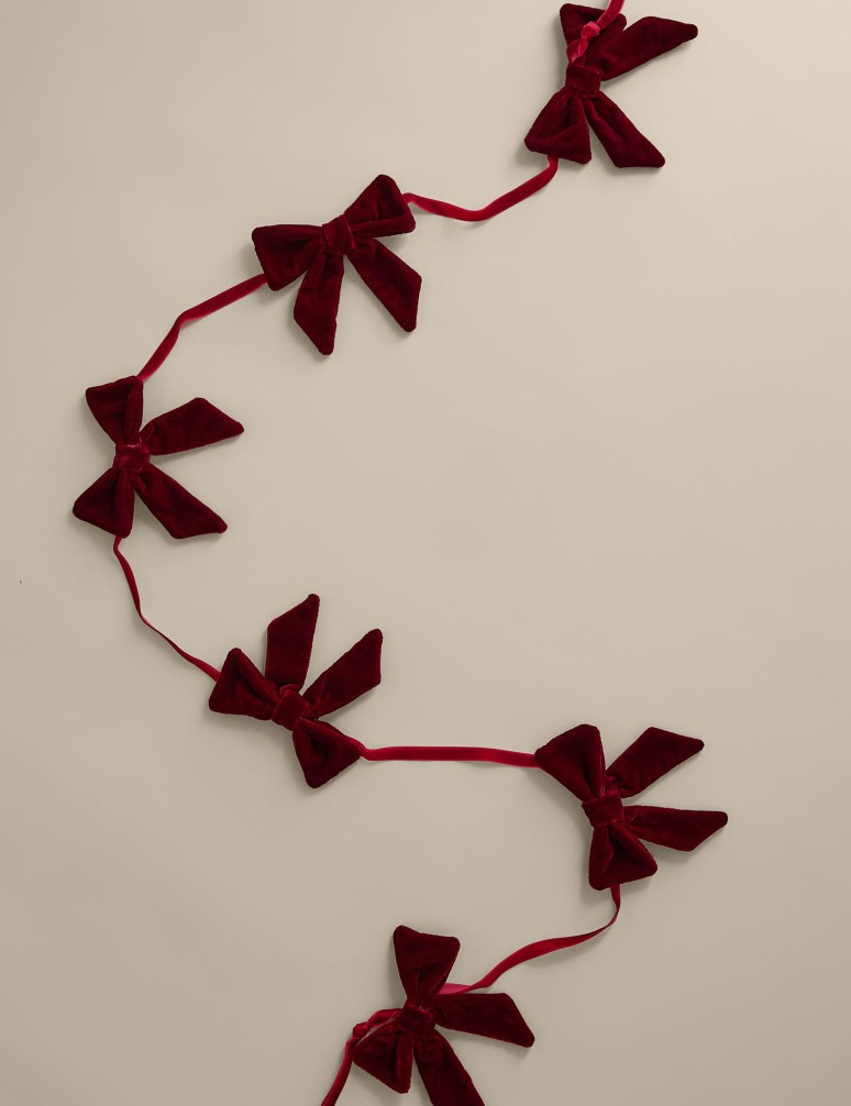 Velvet Bow Garland