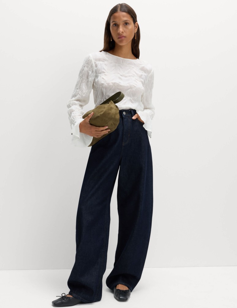 Krajková texturovaná halenka s kulatým výstřihem