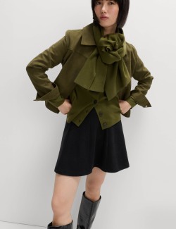 Minisukně s detaily žerzejových švů