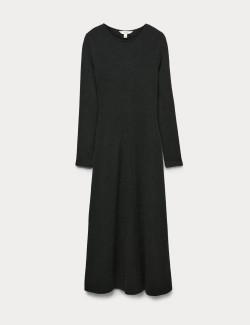 Pletené kolové šaty s kulatým výstřihem