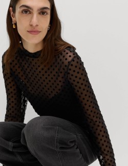 Přiléhavý top z česané síťoviny