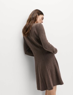 Žerzejové kolové mini šaty s kulatým výstřihem