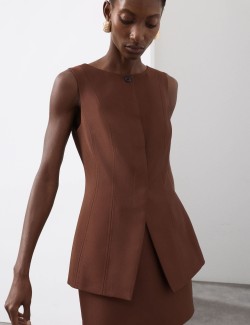 Přiléhavá vesta s vlnou