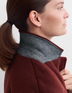 Dlouhý chlapecký kabát